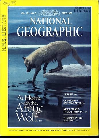 National Geographic May 1987 magazine back issue National Geographic magizine back copy National Geographic May 1987 Nat Geo Magazine Back Issue Published by the National Geographic Society. At Home With The Arctic Wolf.